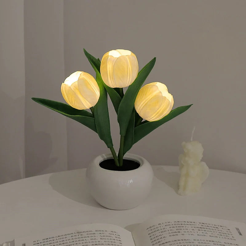 🔥LED лампа за нощно осветление с форма на лале🌷