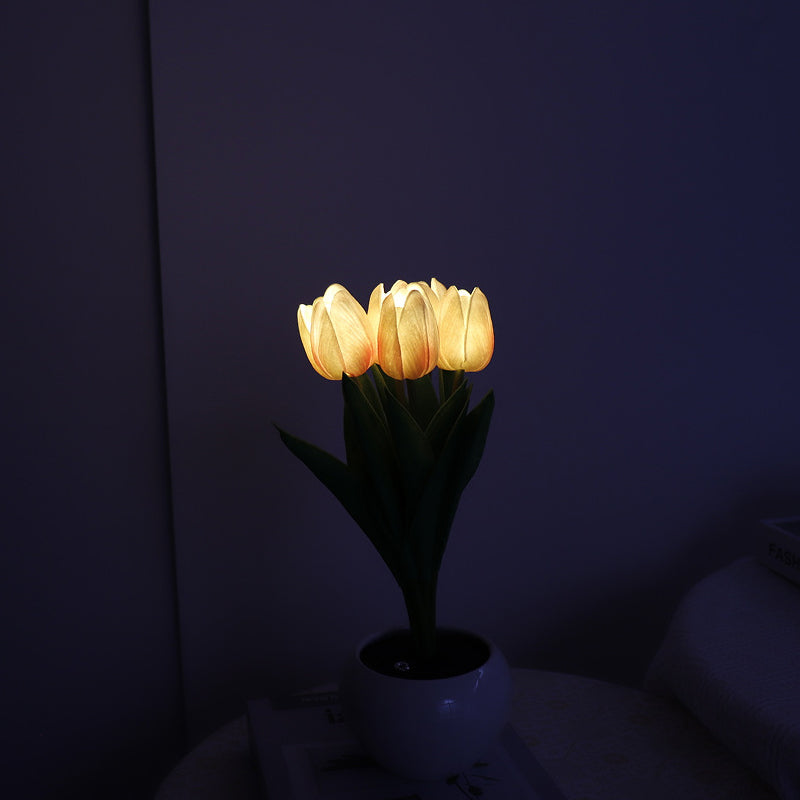 🔥LED лампа за нощно осветление с форма на лале🌷