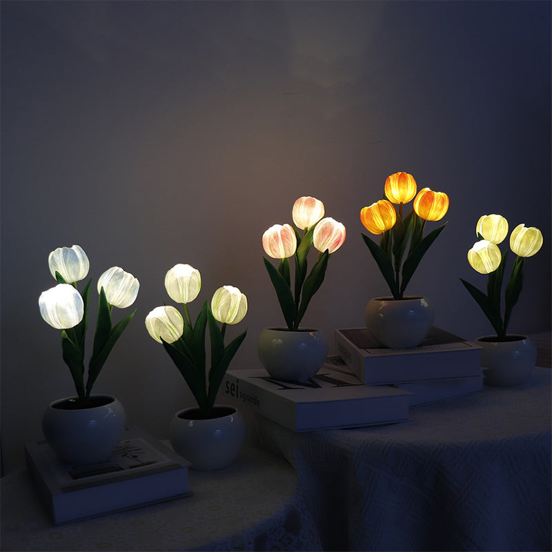🔥LED лампа за нощно осветление с форма на лале🌷