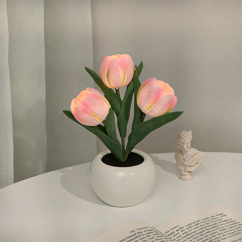 🔥LED лампа за нощно осветление с форма на лале🌷