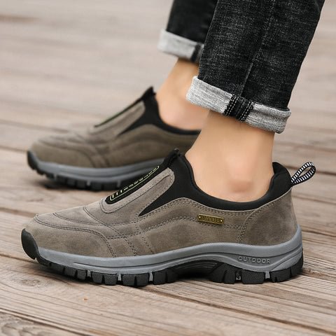 👟 Férfi Nemcsúszós Gyaloglócipő – Biztonságos és Kényelmes