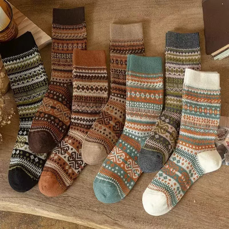🧦 Socken im Retro-Ethno-Stil