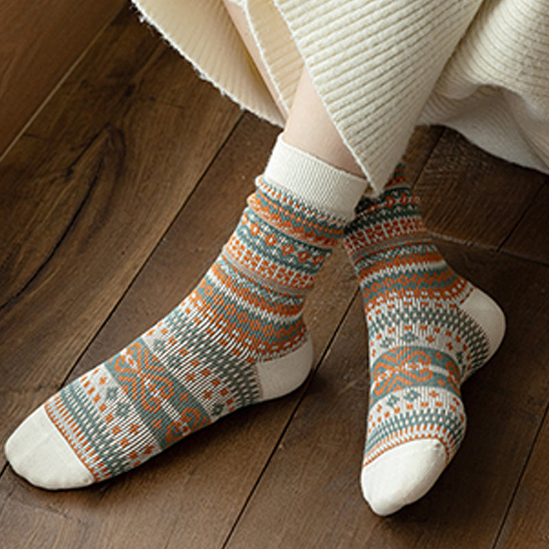 🧦 Socken im Retro-Ethno-Stil