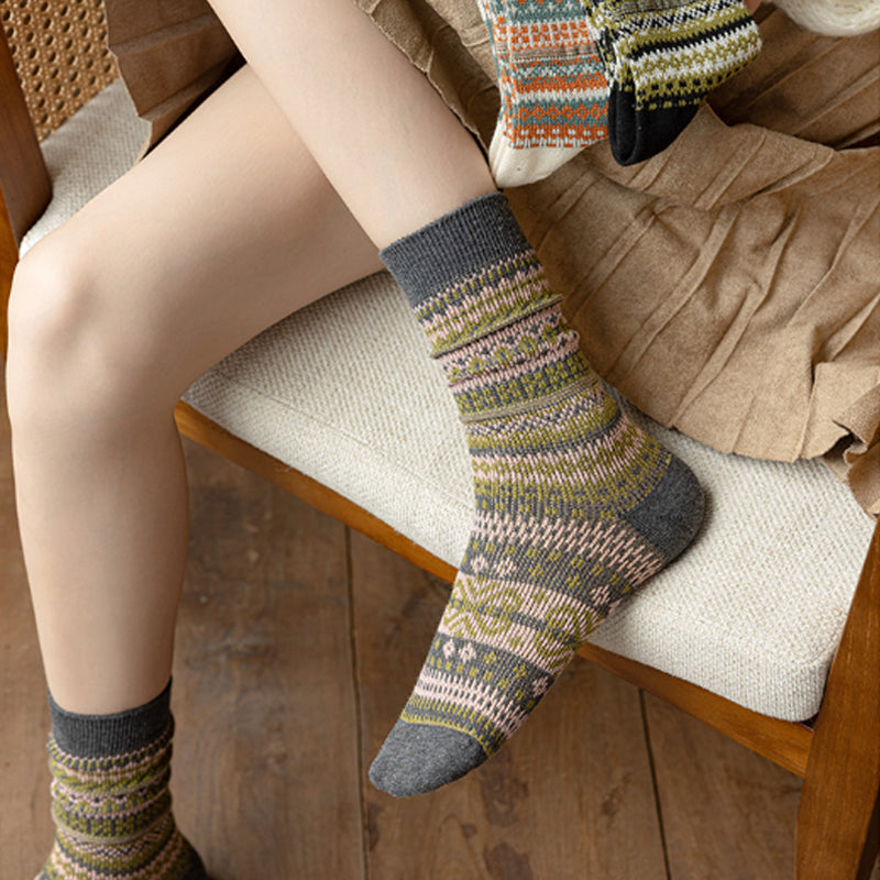 🧦 Socken im Retro-Ethno-Stil